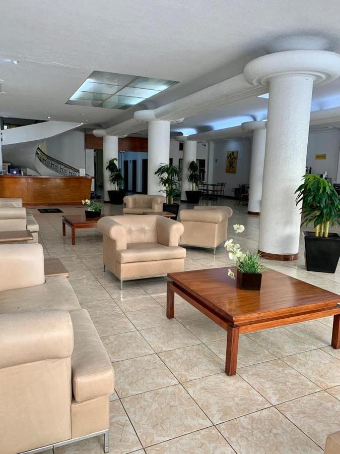 Hotel Capri De Leon Mexico Zewnętrze zdjęcie